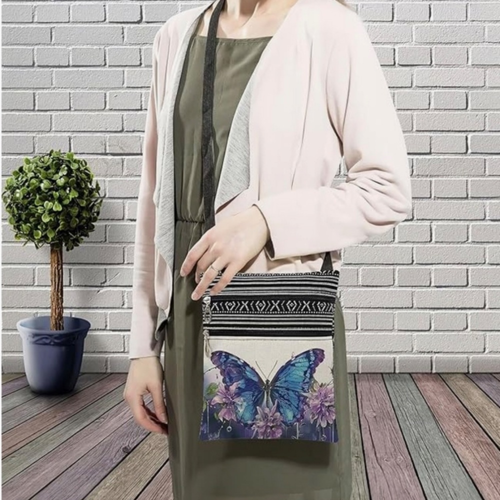 NWT Floral and Butterfly Crossbody - Picture 3 of 3